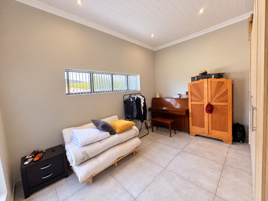 3 Bedroom Property for Sale in Outeniquasbosch Western Cape